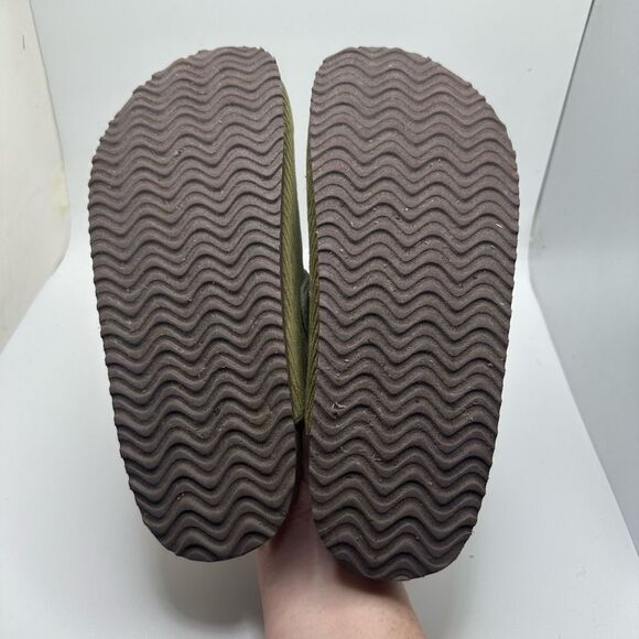 CUSHIONAIRE Women's Cork Footbed Clog with Genuine Leather Upper 8 GREEN NEW - Picture 5 of 7